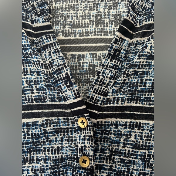 The Limited Navy Blue Patterned 3/4 Sleeve Top Blouse. Size Medium - Picture 3 of 11